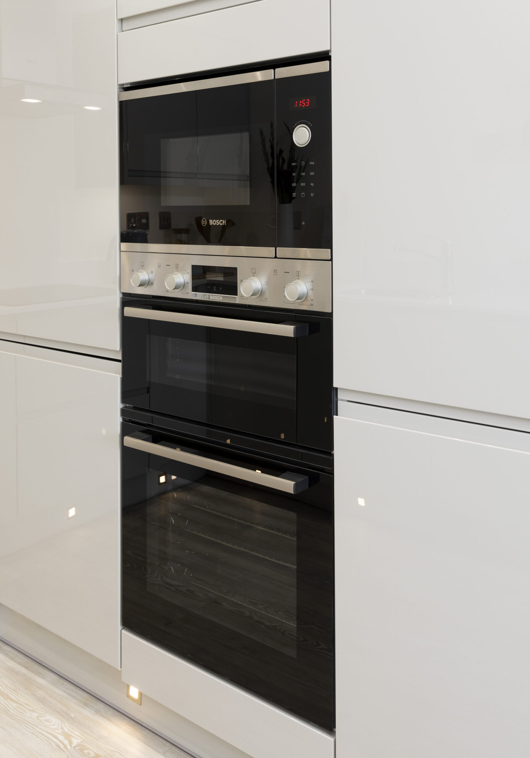 Microwave above (standard) double oven